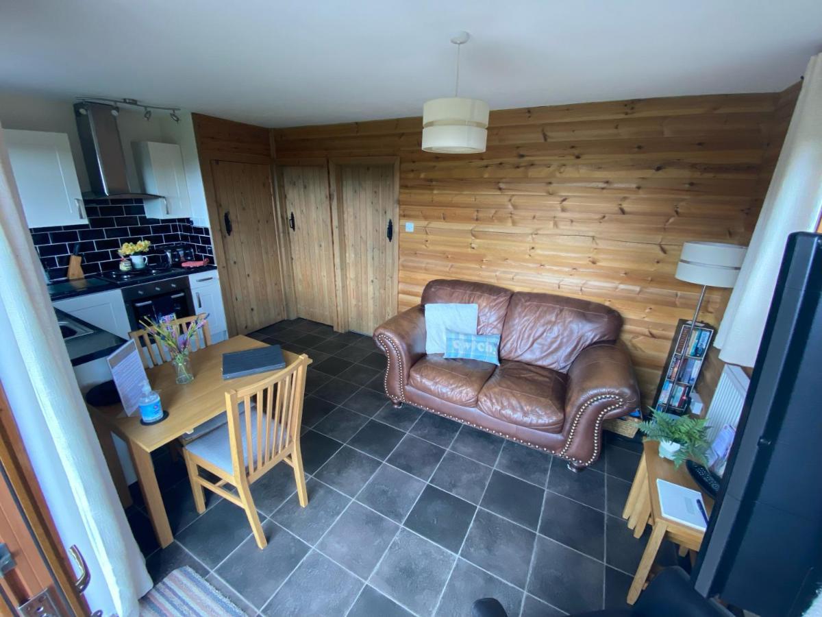 Swansea Log Cabin Pontardawe Eksteriør bilde