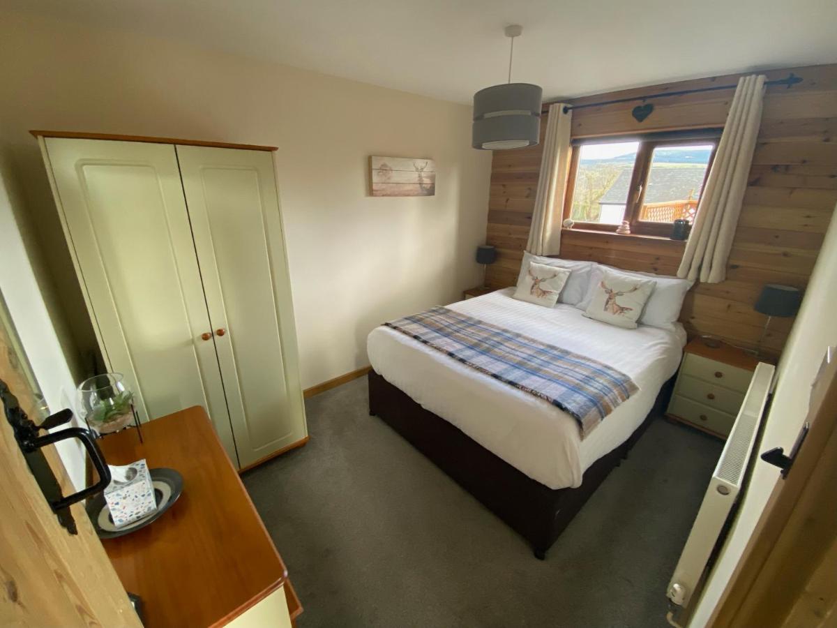 Swansea Log Cabin Pontardawe Eksteriør bilde