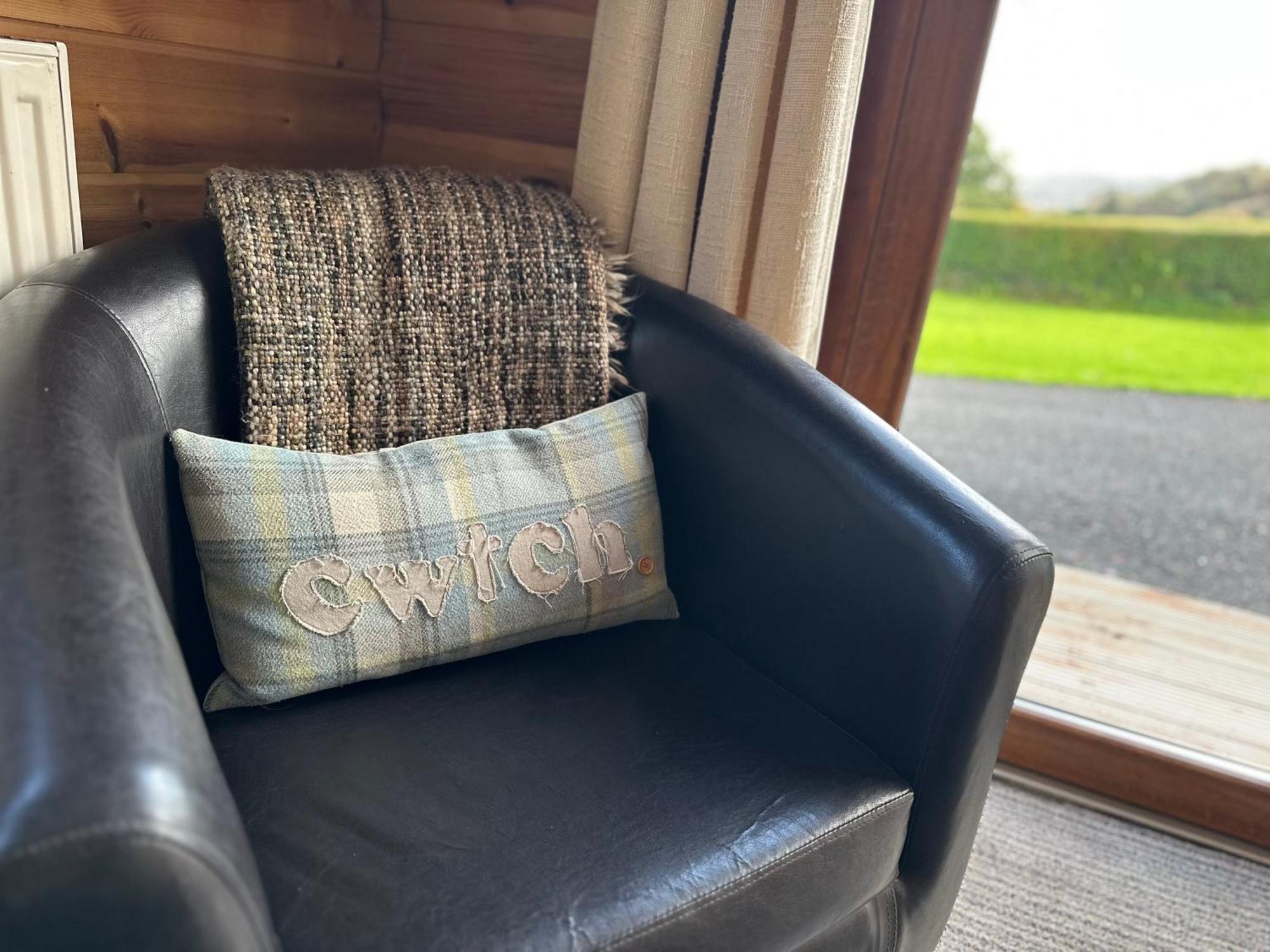 Swansea Log Cabin Pontardawe Eksteriør bilde
