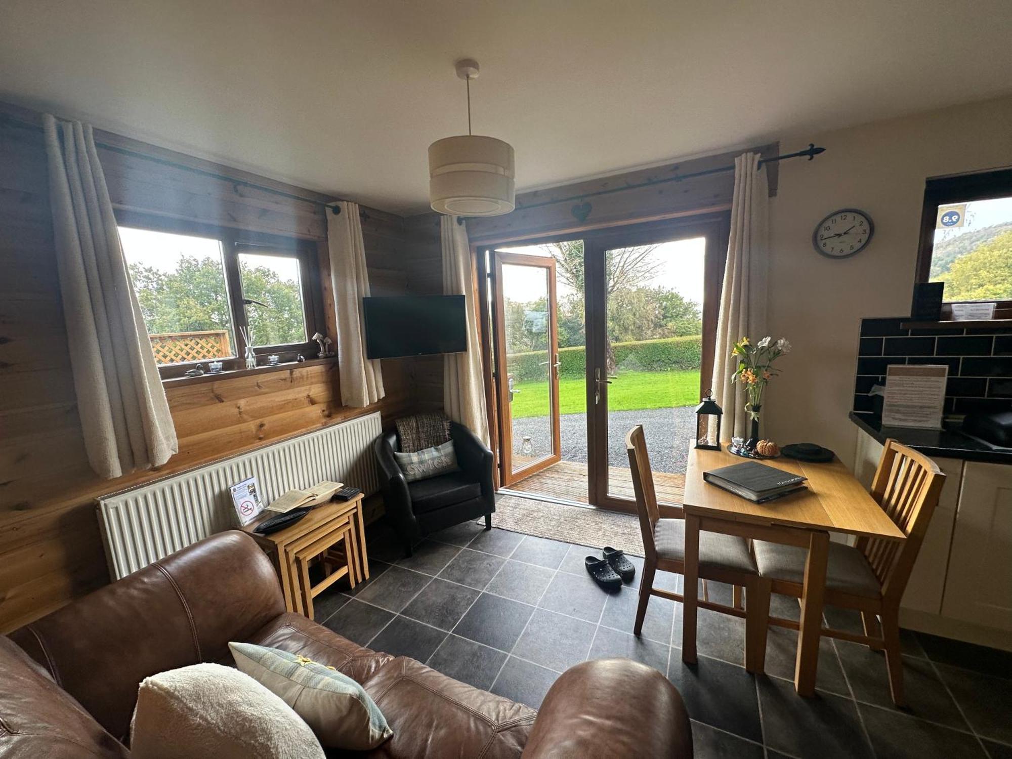 Swansea Log Cabin Pontardawe Eksteriør bilde