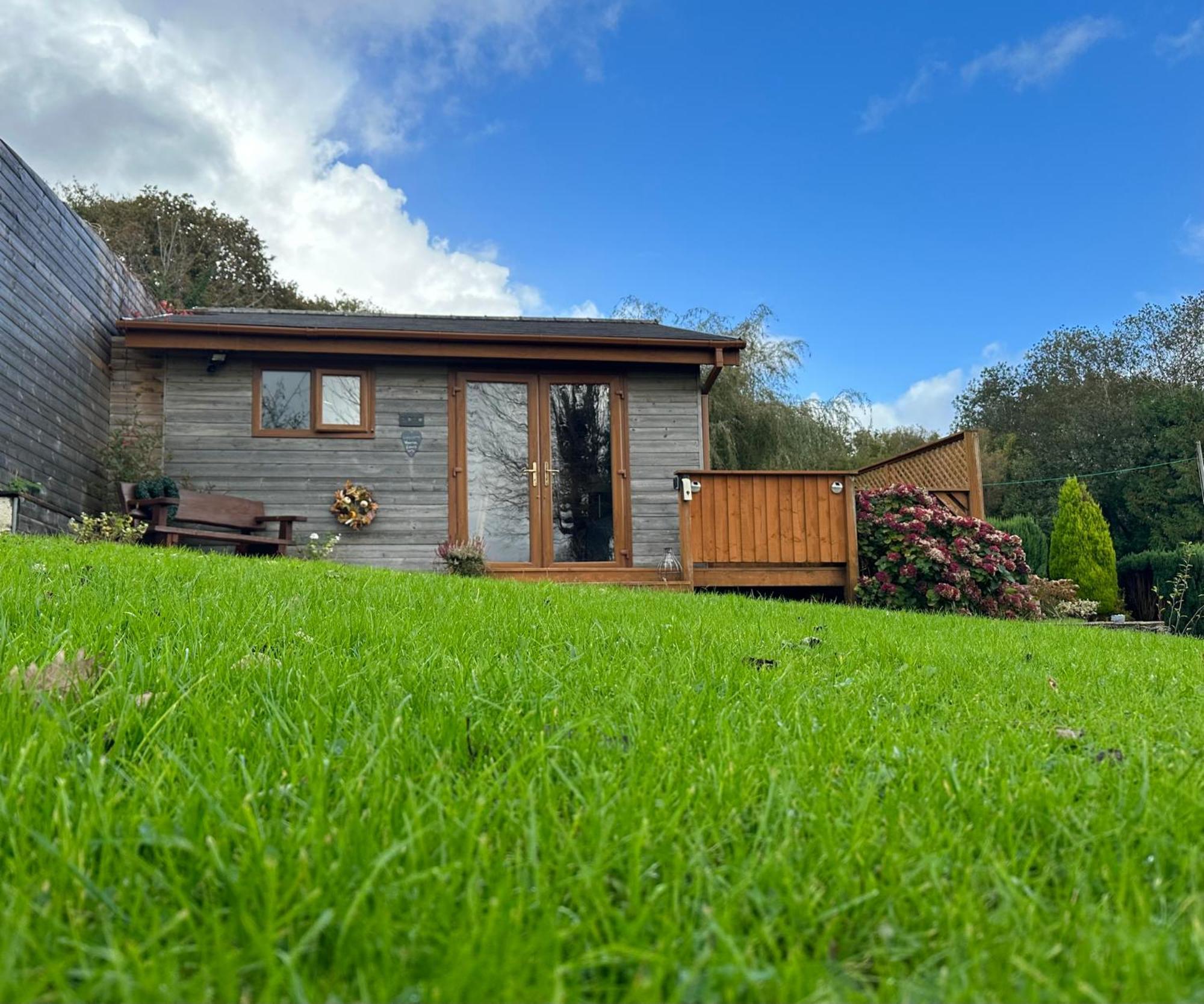 Swansea Log Cabin Pontardawe Eksteriør bilde