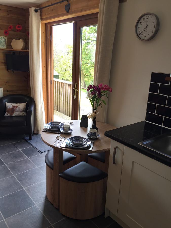 Swansea Log Cabin Pontardawe Eksteriør bilde