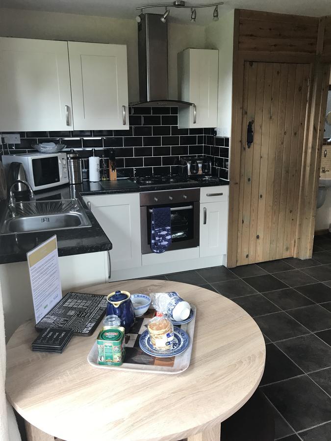 Swansea Log Cabin Pontardawe Eksteriør bilde
